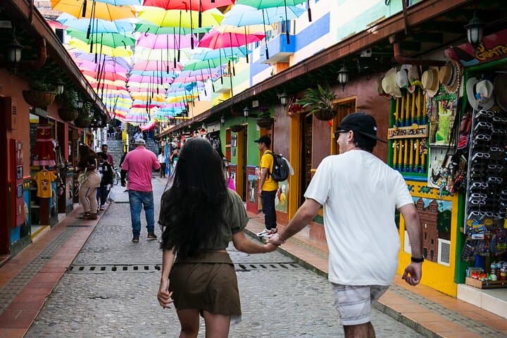Tour to Guatape, Piedra del Peñol, lunch, snacks boat trip